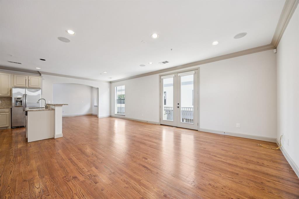 Ross Avenue Heights - Residential