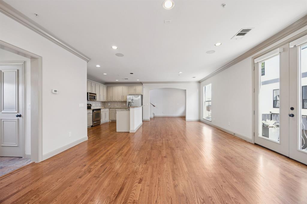 Ross Avenue Heights - Residential