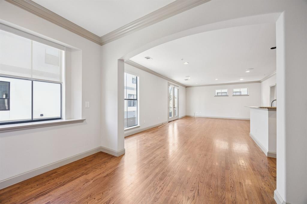 Ross Avenue Heights - Residential