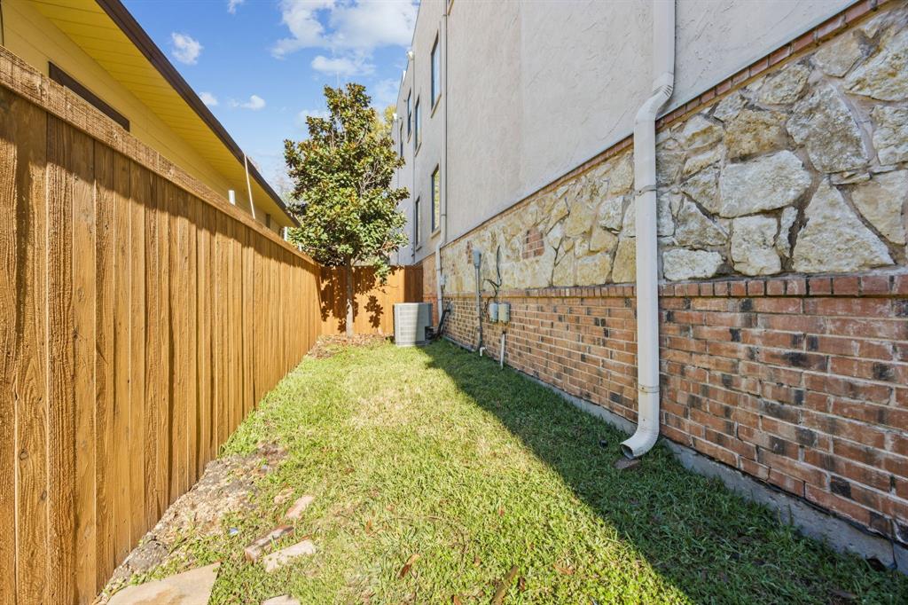 Ross Avenue Heights - Residential