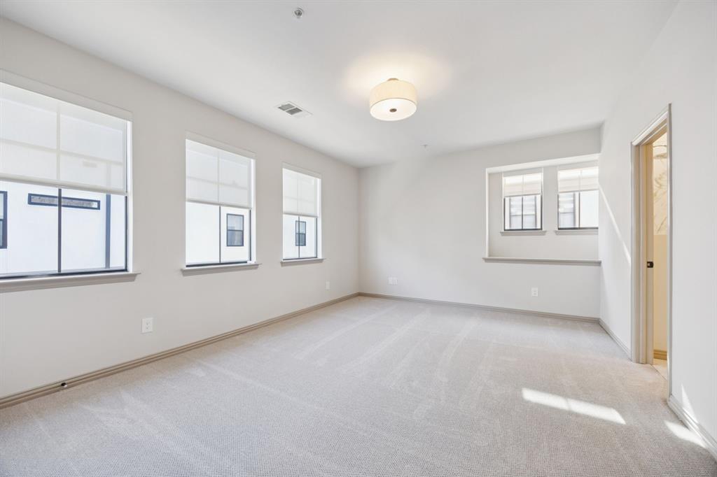 Ross Avenue Heights - Residential