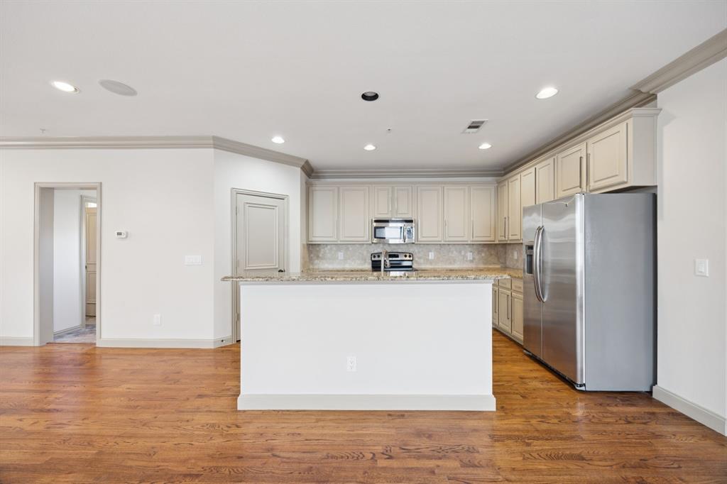 Ross Avenue Heights - Residential