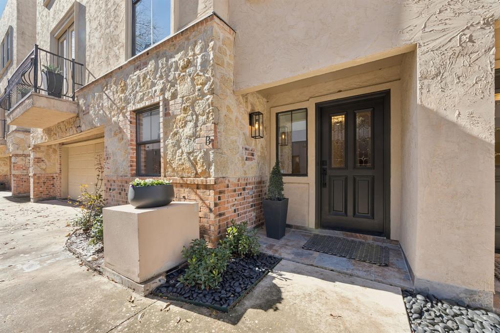 Ross Avenue Heights - Residential