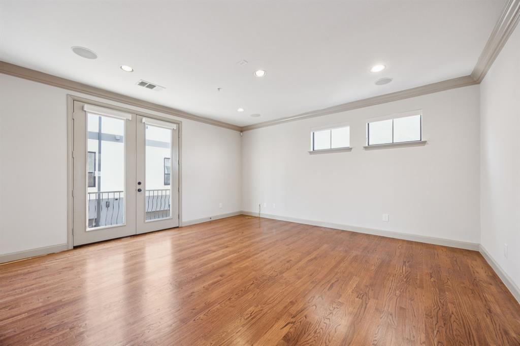 Ross Avenue Heights - Residential