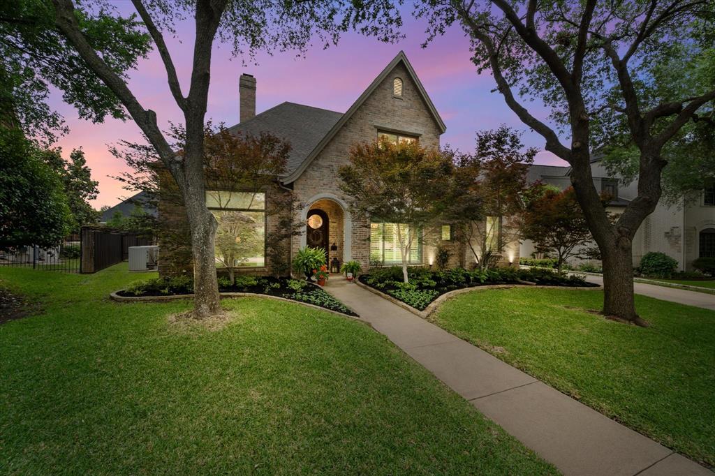 2123 Westchester Drive