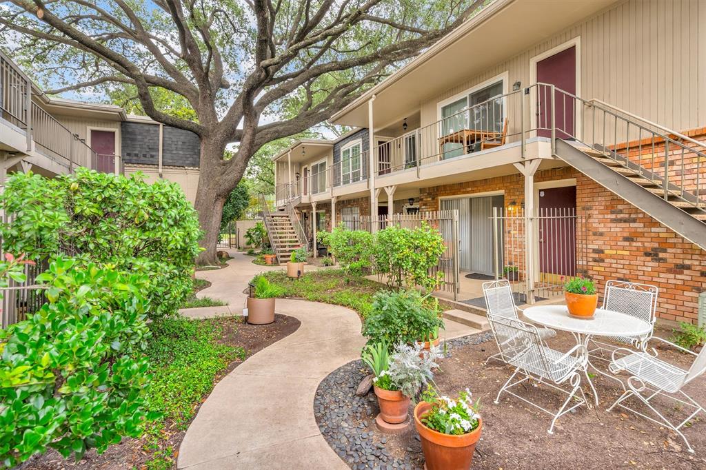 Towneoaks Terrace Condo - Residential