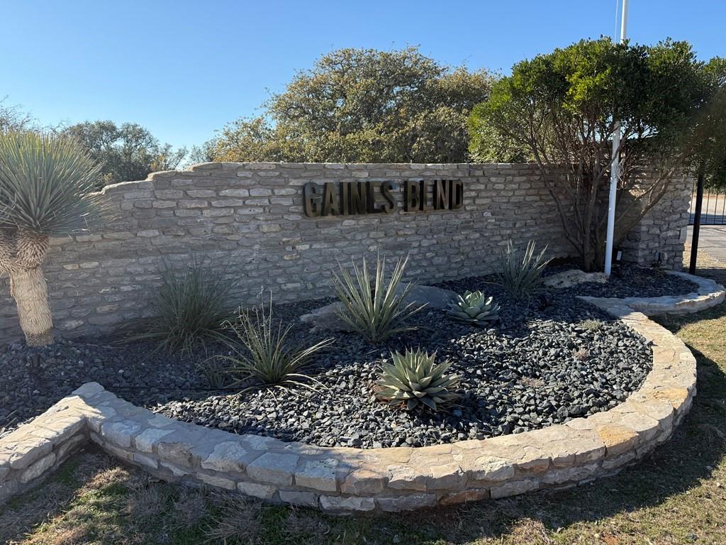 000 Mockingbird Lane