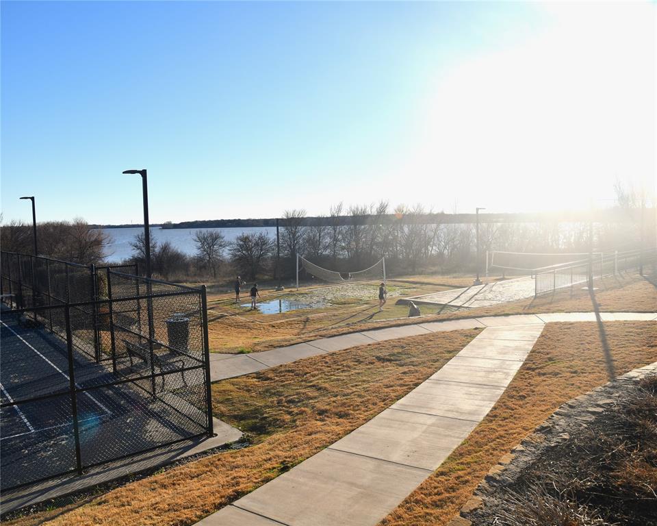 Valencia On The Lake - Residential