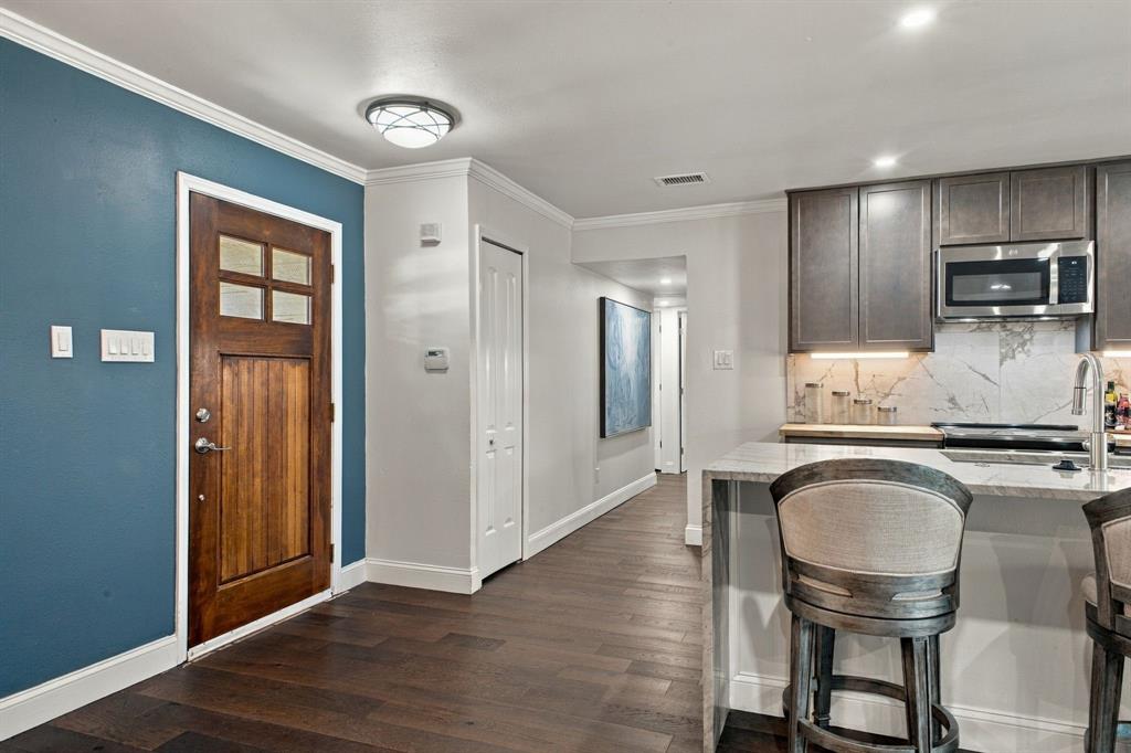 701 Lookout Trail