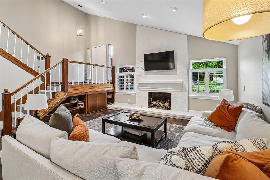 7134 Crooked Oak Drive