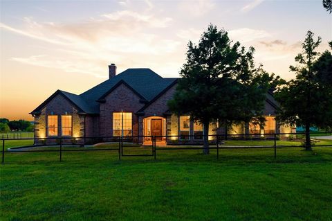 Photo of 2202 White Lane, Haslet, TX 76052 (MLS # 21263260)