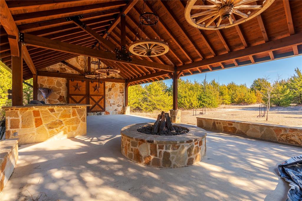 1221 County Road 3115