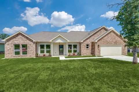 103 Jim Walters Drive Runaway Bay TX 76426
