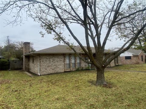 Tiny photo for 876 Dogwood Trail, Lancaster, TX 75146 (MLS # 21141336)