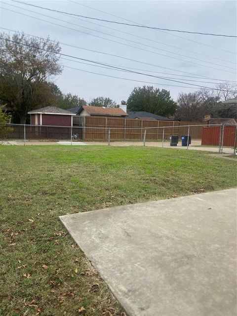 Tiny photo for 876 Dogwood Trail, Lancaster, TX 75146 (MLS # 21141336)