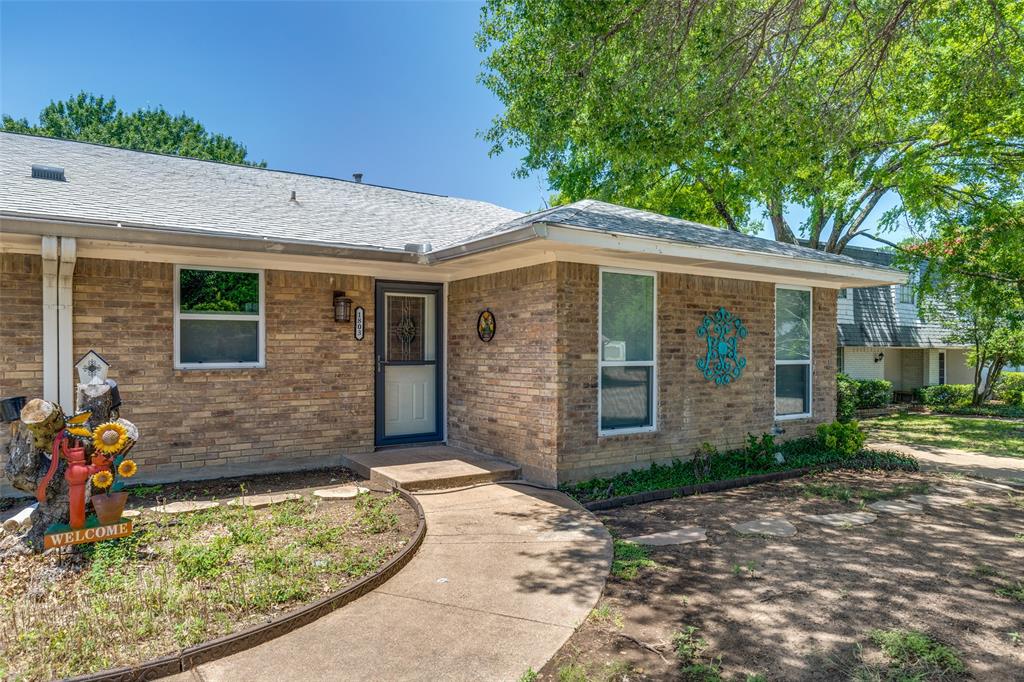 1801 Camelot Cove