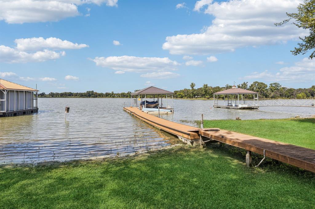 5808 Lakeside Drive