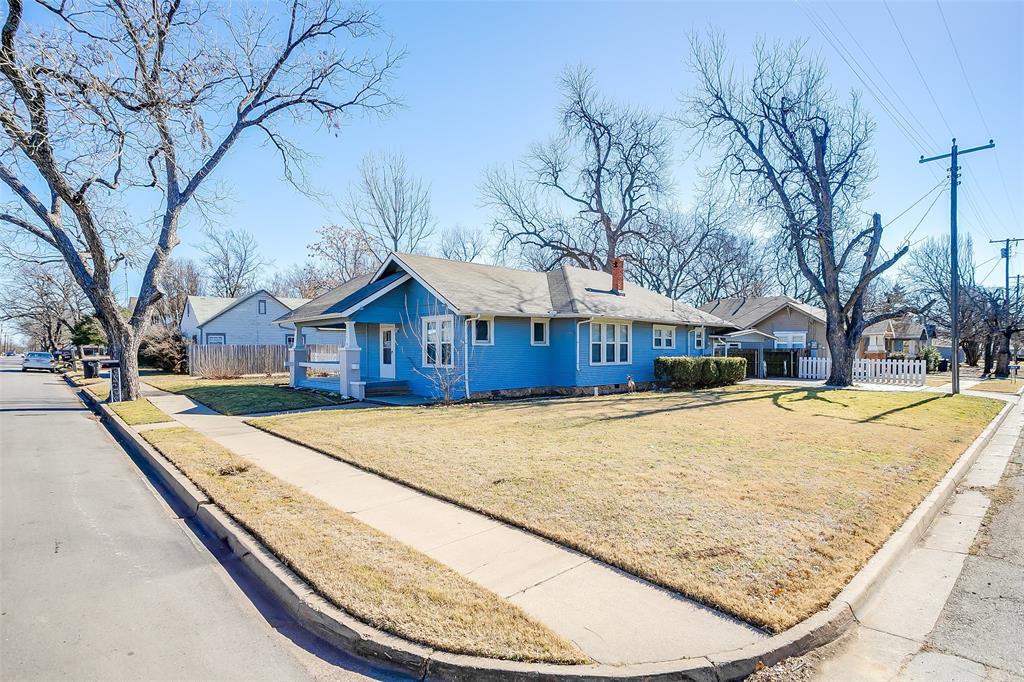 911 W Chambers Street