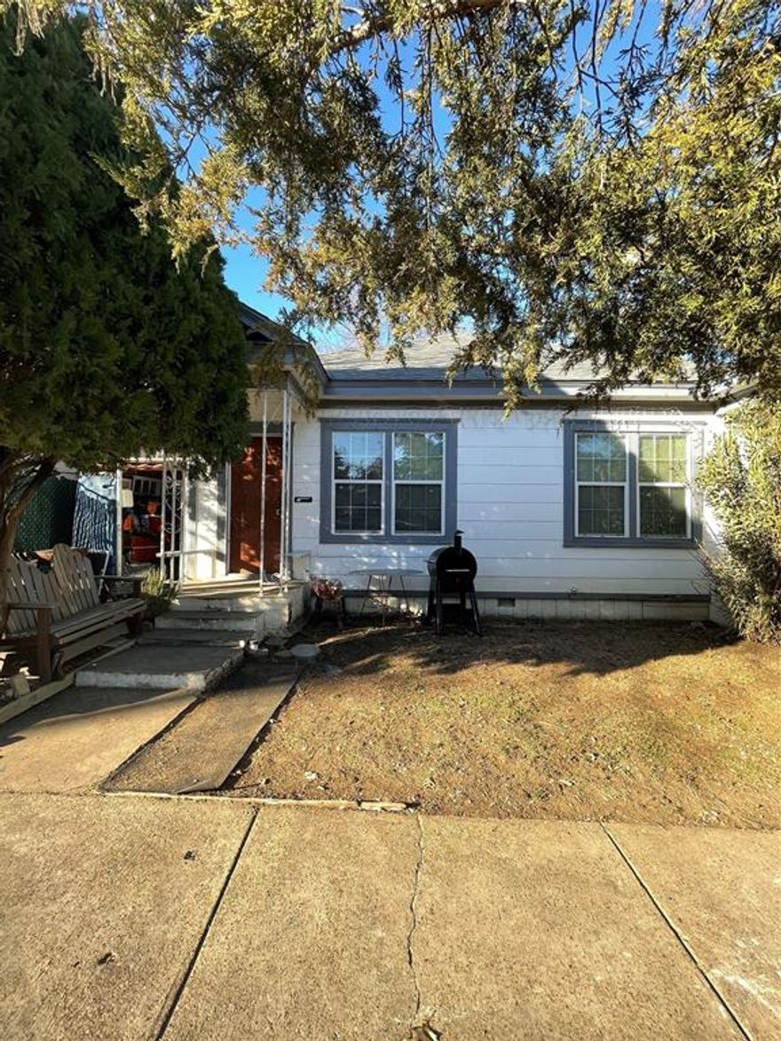 Prime location duplex in North Oak Cliff just minutes from Bishop Arts, Kessler Park and walking distance to Kidd Springs Park. Convenient access to Methodist Dallas Medical Center makes this property attractive for medical and professional tenants. Total of 1332 sq ft across two units, each offering 2 bedrooms. Small lot with strong investment potential thanks to location, walkability and rental demand. Ideal for investors exploring long-term or short-term rental opportunities. This would be a full rehab project.