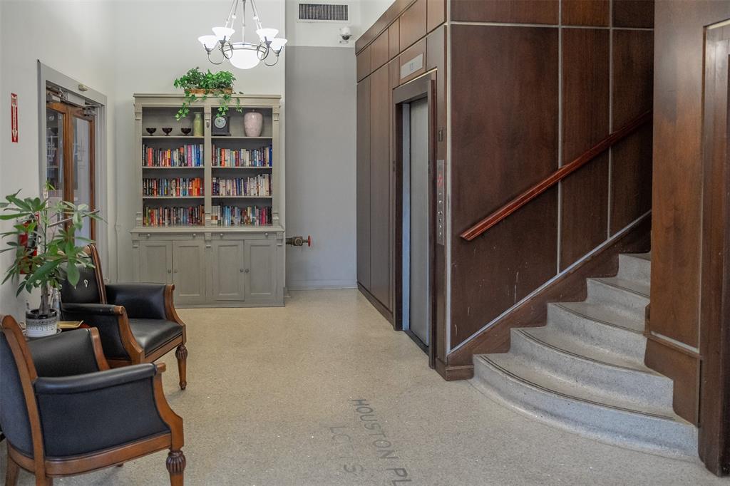 Houston Place Lofts Condo - Residential