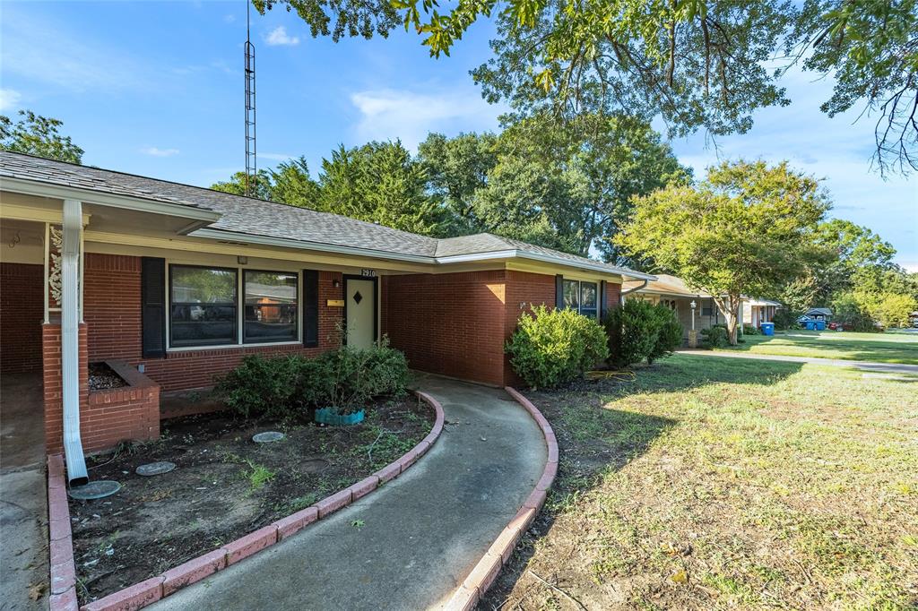 2910 College Circle