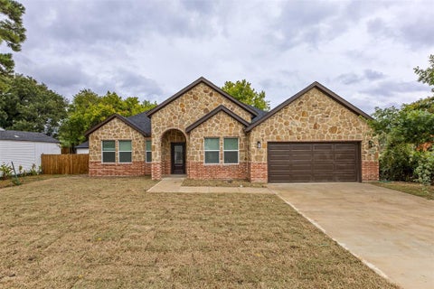 Photo of 907 Howard Street, Seagoville, TX 75159 (MLS # 21403045)