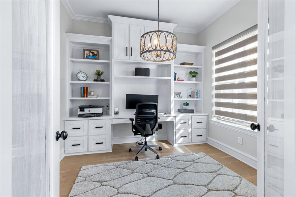 4475 Lake Shore Drive