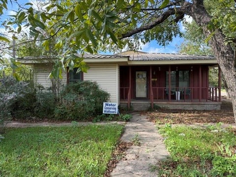 Photo of 2501 Belmeade Street, Brownwood, TX 76801 (MLS # 21419961)