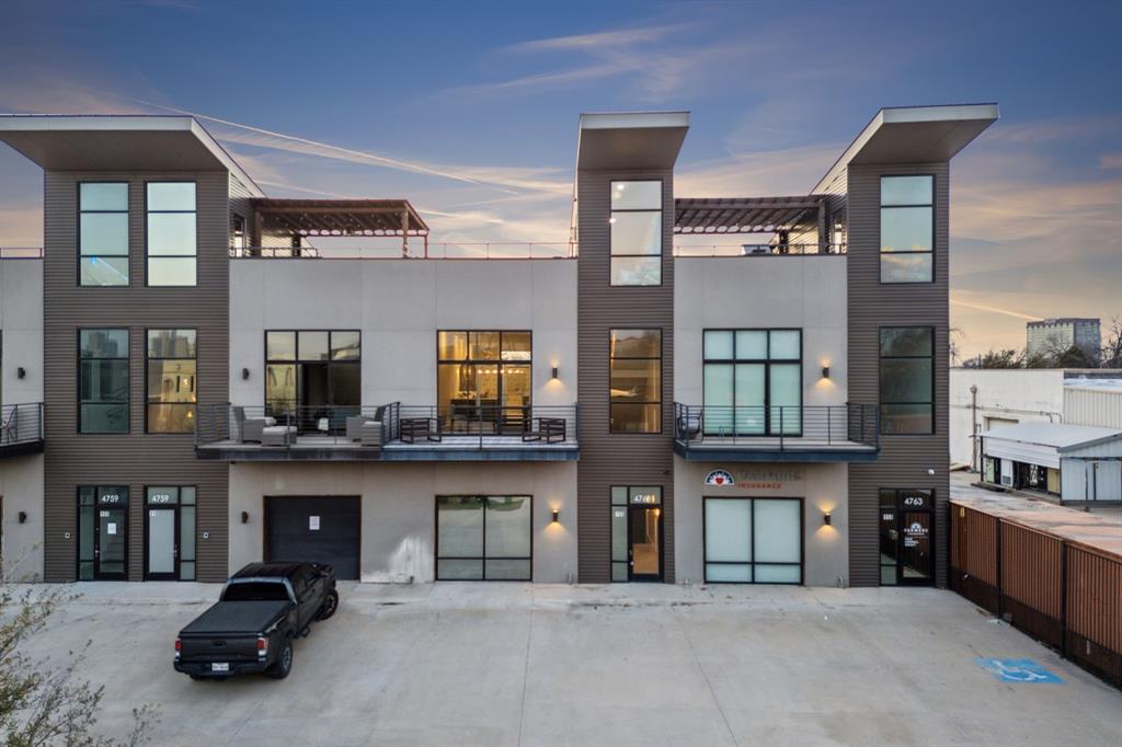 HAMPTON & INDUSTRIAL - Commercial Sale