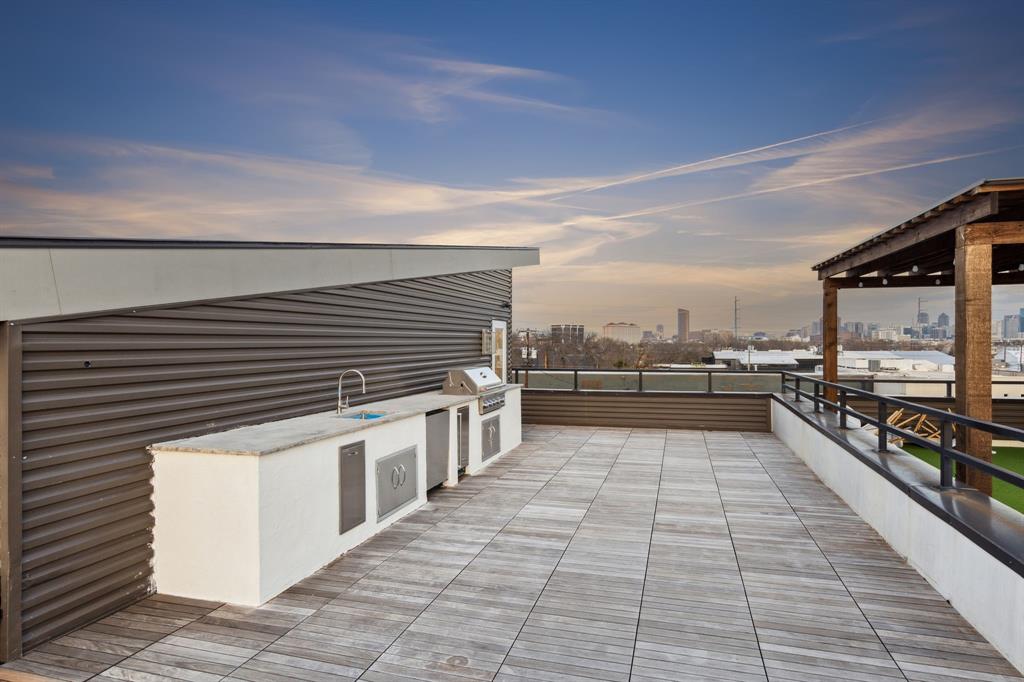 HAMPTON & INDUSTRIAL - Commercial Sale