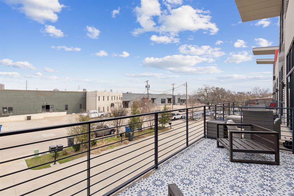 HAMPTON & INDUSTRIAL - Commercial Sale