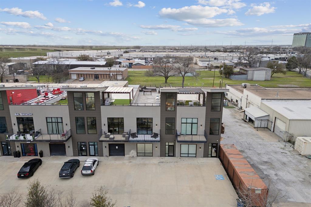 HAMPTON & INDUSTRIAL - Commercial Sale