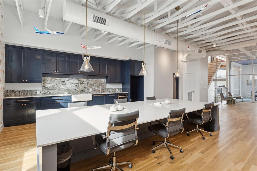 HAMPTON & INDUSTRIAL - Commercial Sale