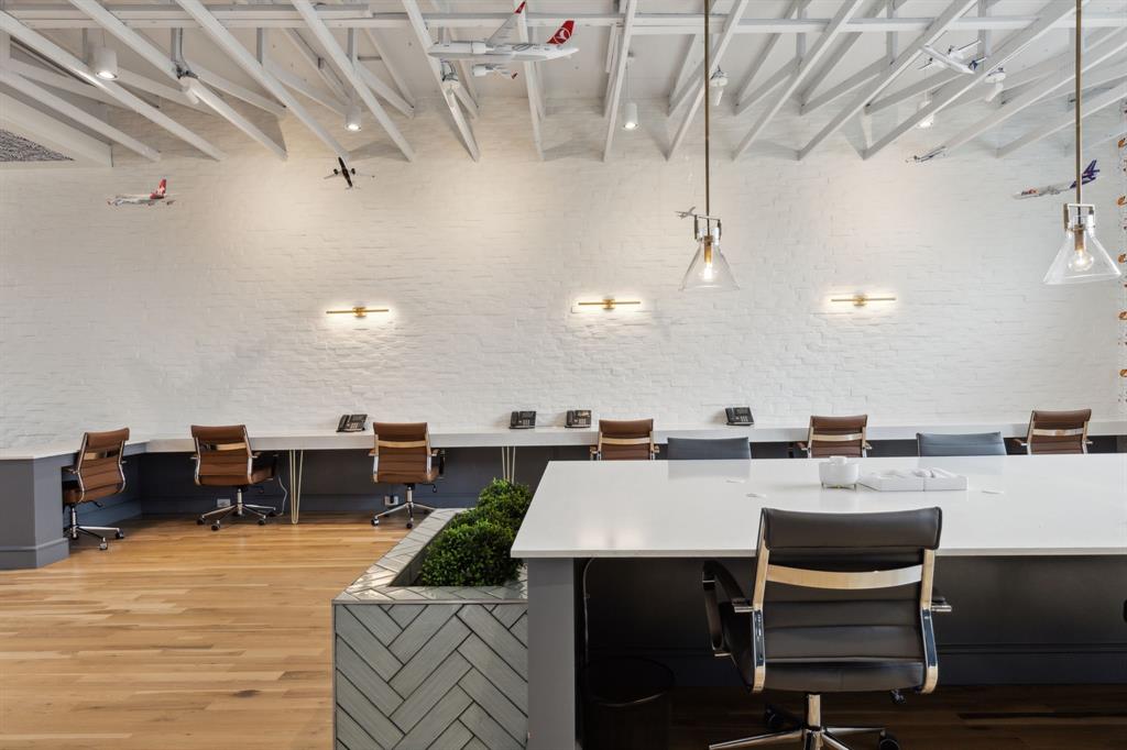 HAMPTON & INDUSTRIAL - Commercial Sale