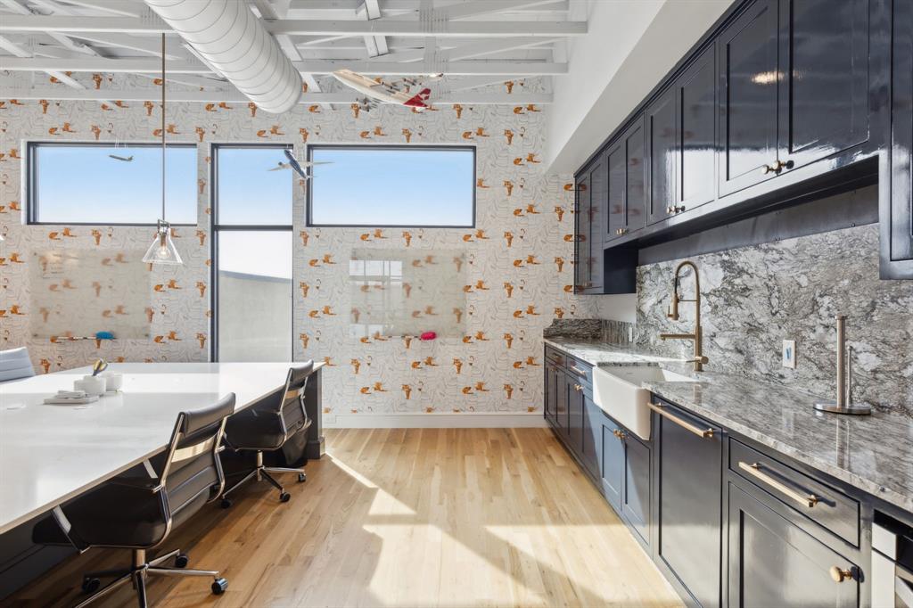 HAMPTON & INDUSTRIAL - Commercial Sale