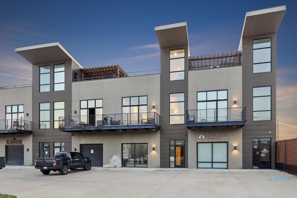 HAMPTON & INDUSTRIAL - Commercial Sale