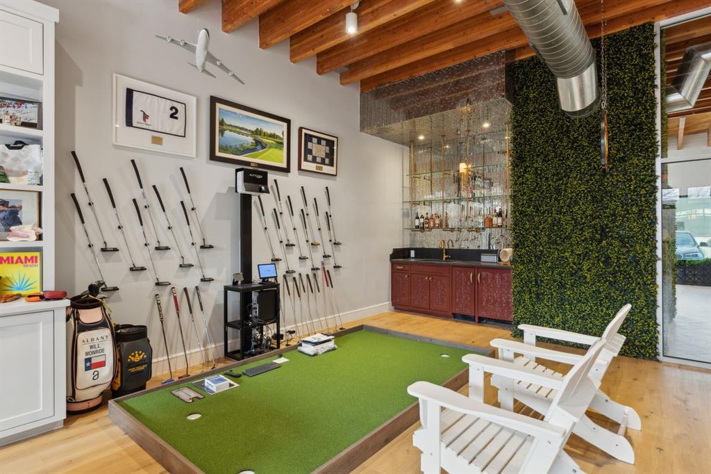 HAMPTON & INDUSTRIAL - Commercial Sale