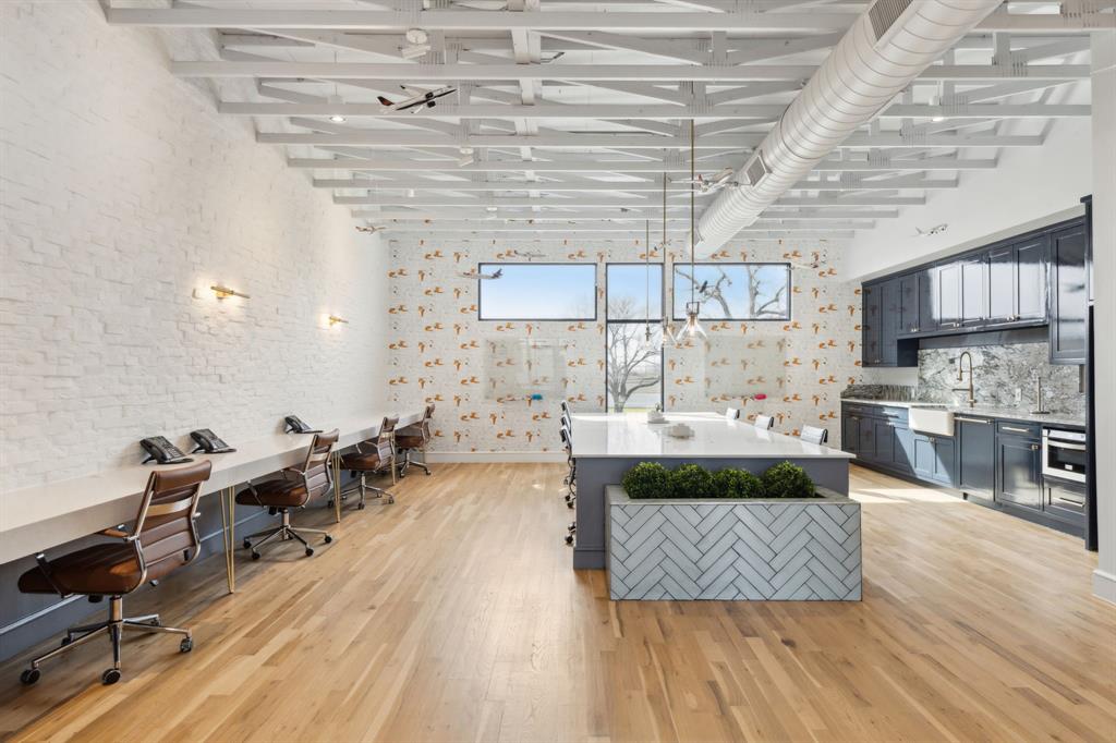 HAMPTON & INDUSTRIAL - Commercial Sale