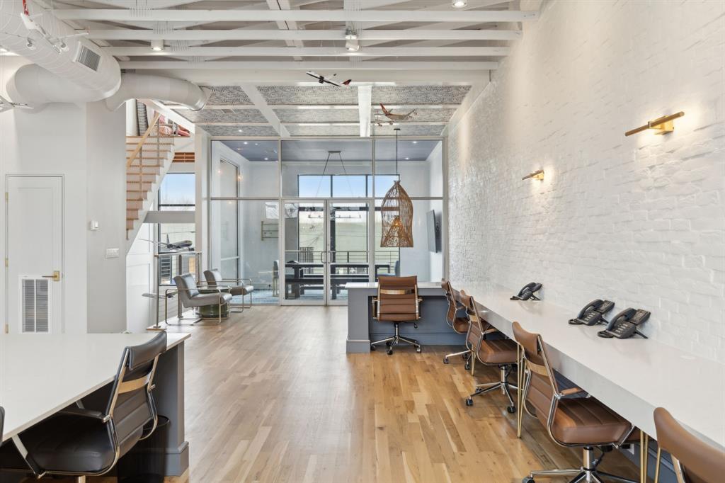 HAMPTON & INDUSTRIAL - Commercial Sale