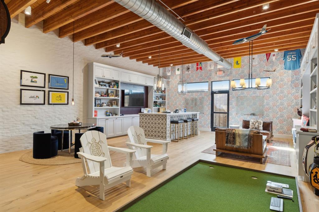 HAMPTON & INDUSTRIAL - Commercial Sale