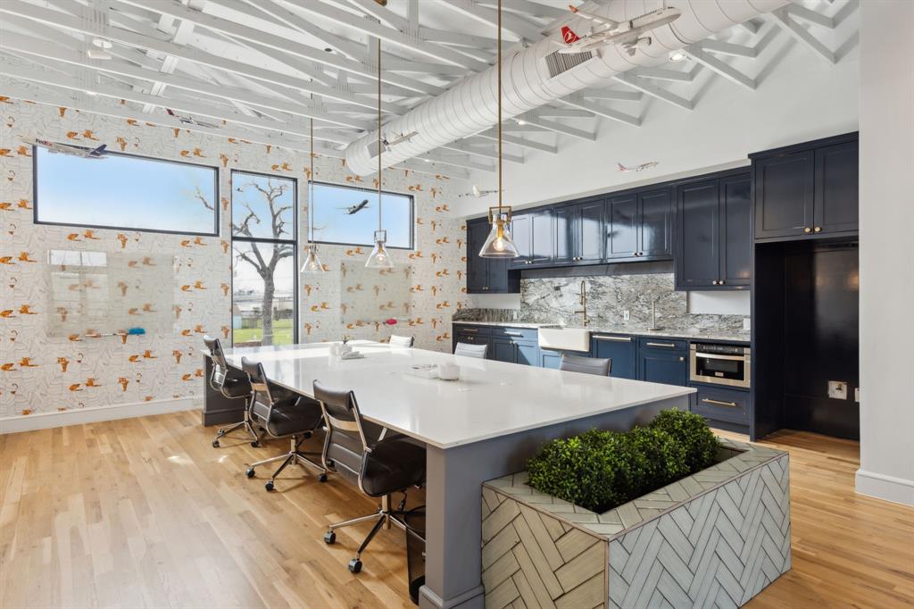 HAMPTON & INDUSTRIAL - Commercial Sale