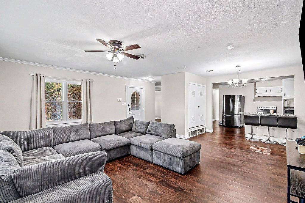 3113 Chisholm Trail