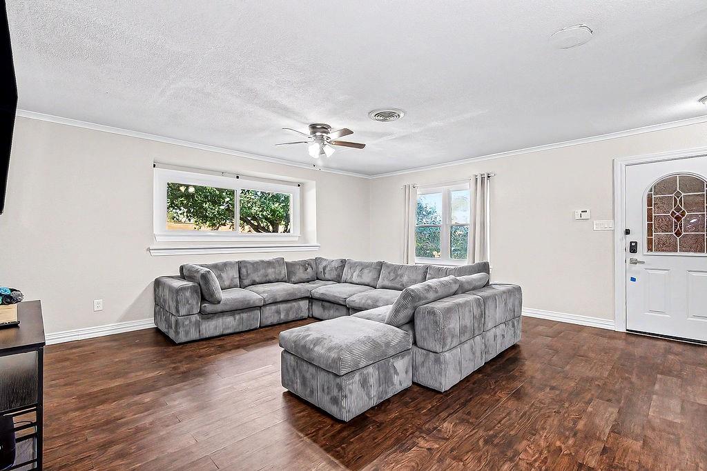 3113 Chisholm Trail