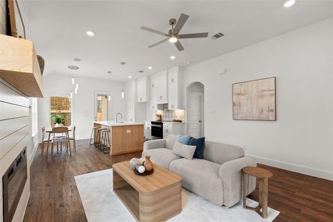 Tiny photo for 410 Matthew Street, Hillsboro, TX 76645 (MLS # 21201223)