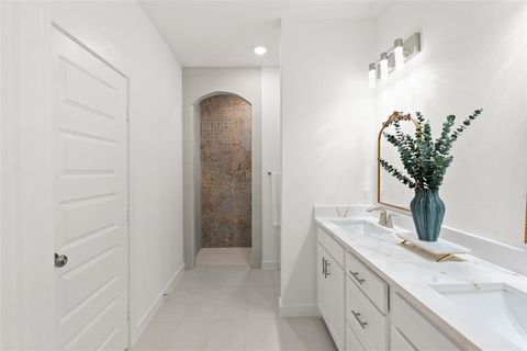 Tiny photo for 410 Matthew Street, Hillsboro, TX 76645 (MLS # 21201223)