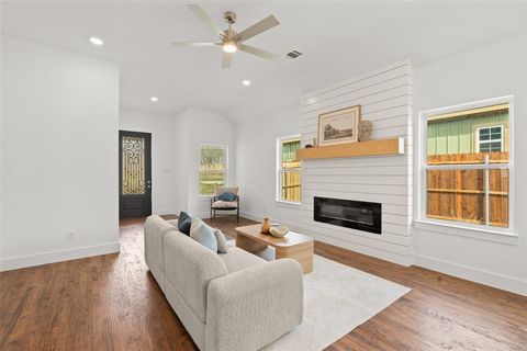 Tiny photo for 410 Matthew Street, Hillsboro, TX 76645 (MLS # 21201223)