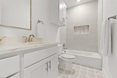 Tiny photo for 410 Matthew Street, Hillsboro, TX 76645 (MLS # 21201223)