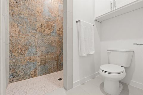 Tiny photo for 410 Matthew Street, Hillsboro, TX 76645 (MLS # 21201223)