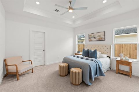 Tiny photo for 410 Matthew Street, Hillsboro, TX 76645 (MLS # 21201223)