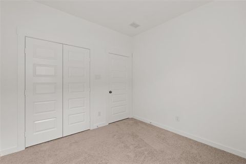 Tiny photo for 410 Matthew Street, Hillsboro, TX 76645 (MLS # 21201223)